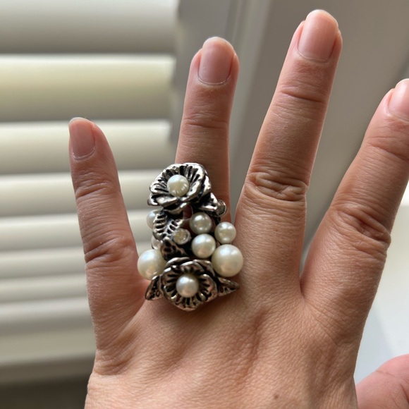 Antique Vintage Silver and Pearl Flower Ring - Picture 5 of 5